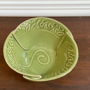 Hilborn Pottery California Green Swirl Pinch Tri- / Three Sided Bowl, 6.5”